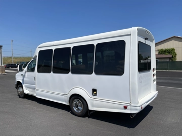 Picture of 2016 Ford E350 Starcraft Shuttle Bus