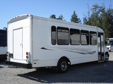 Picture of 2004 Ford E-450 Shuttle Bus