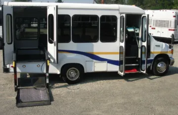 Picture of 2001 Ford E-350 ADA Shuttle Bus