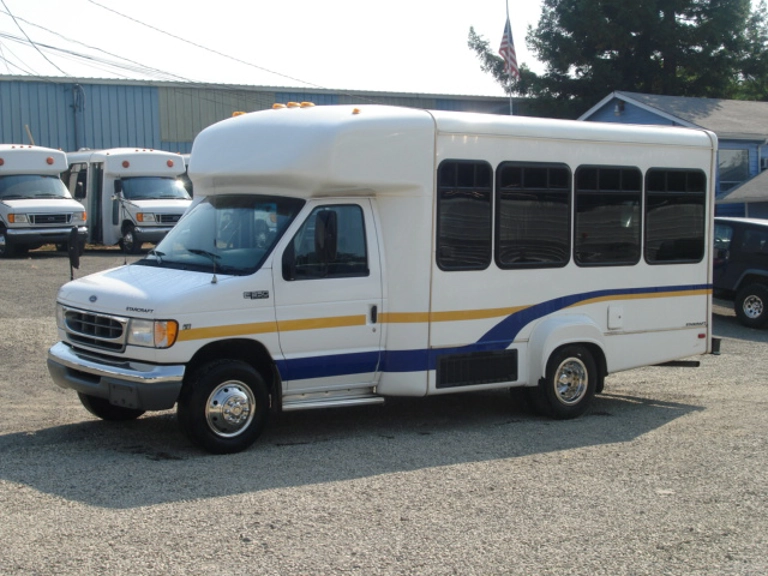 Picture of 2001 Ford E-350 ADA Shuttle Bus