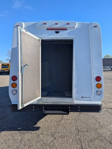 Picture of 2025 Chevrolet Diamond Shuttle Bus