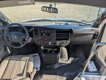 Picture of 2025 Chevrolet Diamond Shuttle Bus