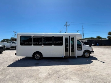 Picture of 2013 Chevrolet Express 4500 Arboc 23P