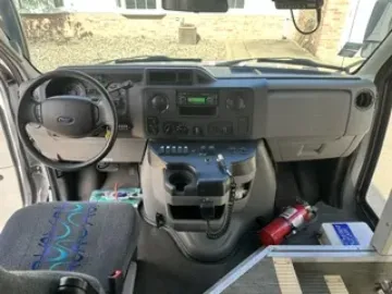 2013 Ford E-450 14P ADA