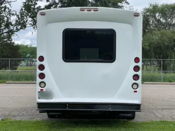Picture of 2015 Ford E-450 Starcraft 18P ADA