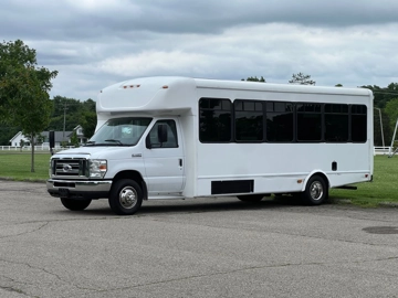 Picture of 2015 Ford E-450 Starcraft 18P ADA