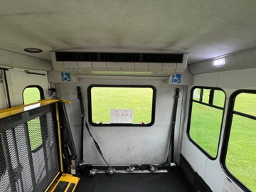 Picture of 2015 Ford E-450 Starcraft 18P ADA