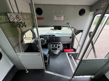 Picture of 2015 Ford E-450 Starcraft 18P ADA