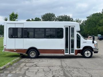 Picture of 2013 Ford E-450 Thor 14P ADA