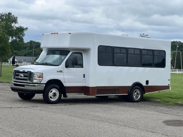 Picture of 2013 Ford E-450 Thor 14P ADA