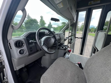 Picture of 2013 Ford E-450 Thor 14P ADA