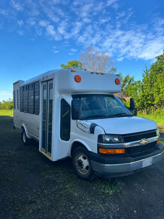 2012 Chevrolet Express 3500 Passenger Passenger Van