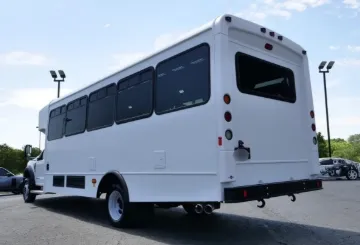 2017 Ford F-550 Diesel Glaval 22P ADA