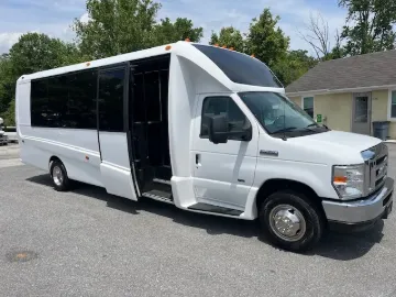2019 Grech GM28 LGE 20P Party