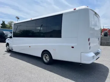 2019 Grech GM28 LGE 20P Party