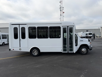 Picture of 2018 Ford E350 Shuttle Bus