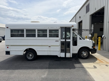 Picture of 2007 Chevy Express 3500 Thomas Shuttle Bus