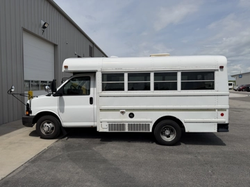 Picture of 2007 Chevy Express 3500 Thomas Shuttle Bus