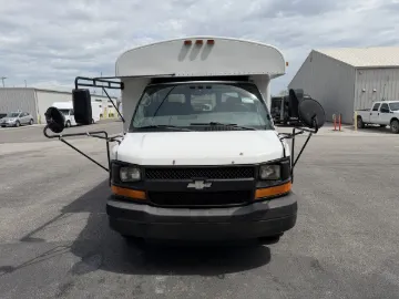 Picture of 2007 Chevy Express 3500 Thomas Shuttle Bus