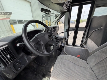 Picture of 2007 Chevy Express 3500 Thomas Shuttle Bus
