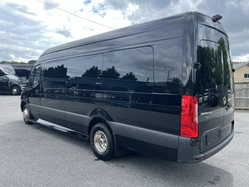 Picture of 2019 Mercedes-Benz 3500Xd Limo Bus