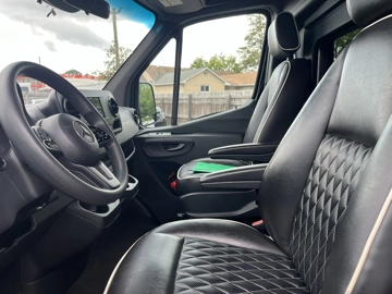 Picture of 2019 Mercedes-Benz 3500Xd Limo Bus
