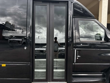Picture of 2026 Turtle Top Vanterra Xlt Executive Shuttle Bus