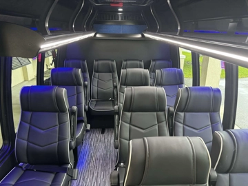 Picture of 2026 Turtle Top Vanterra Xlt Executive Shuttle Bus