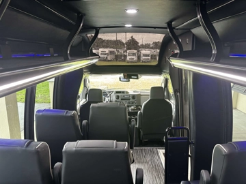 Picture of 2026 Turtle Top Vanterra Xlt Executive Shuttle Bus