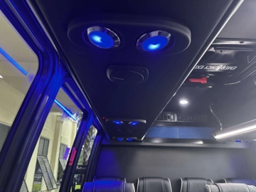 Picture of 2026 Turtle Top Vanterra Xlt Executive Shuttle Bus