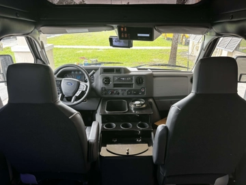 Picture of 2026 Turtle Top Vanterra Xlt Executive Shuttle Bus