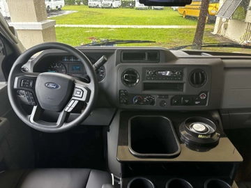Picture of 2026 Turtle Top Vanterra Xlt Executive Shuttle Bus