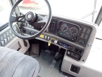Picture of 2013 Thomas Built Buses Saf T Liner Hdx Activity Bus