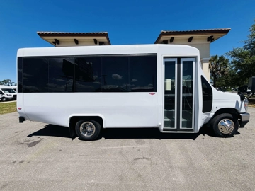 Picture of 2026 Ford E350 Diamond Coach Vip 2200 Shuttle Bus
