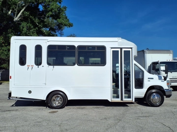 Picture of 2016 Ford Econoline Commercial Cutaway ADA Shuttle Bus