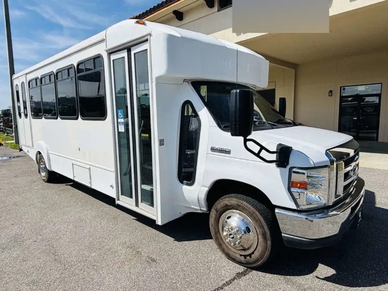 Picture of 2016 Goshen Coach Gcii ADA Shuttle Bus
