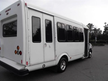 Picture of 2005 Ford Startrans E-450 ADA Shuttle Bus
