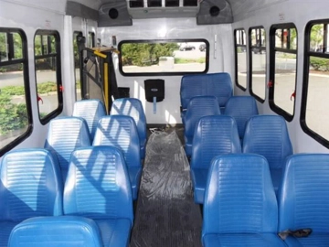 Picture of 2005 Ford Startrans E-450 ADA Shuttle Bus