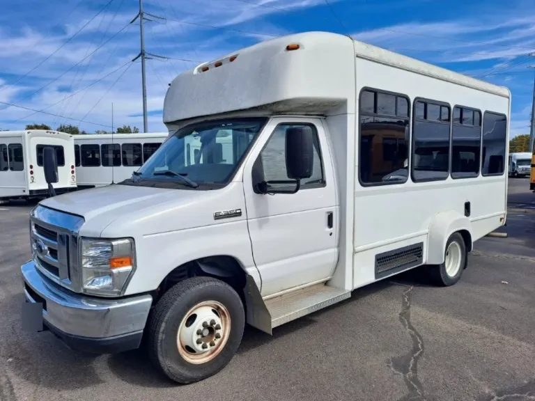 Picture of 2018 Starcraft Starlite Shuttle Bus