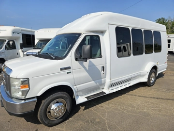 Picture of 2016 Turtle Top Vanterra Shuttle Bus