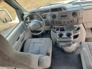 Picture of 2016 Starcraft Starquest Shuttle Bus