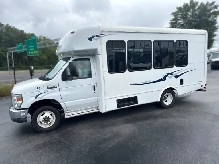 Picture of 2014 Starcraft Allstar Shuttle Bus