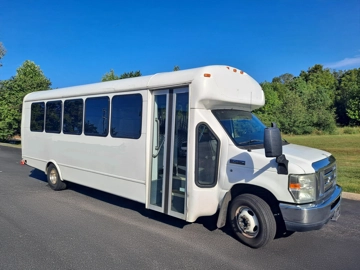 Picture of 2013 Starcraft Prodigy Shuttle Bus