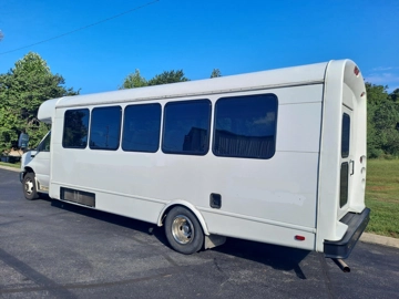 Picture of 2013 Starcraft Prodigy Shuttle Bus