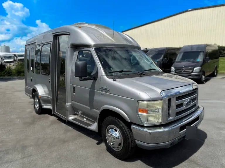 Picture of 2011 Turtle Top Vanterra Shuttle Bus