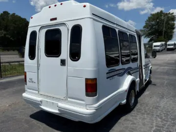 Picture of 2003 Turtle Top Vanterra Shuttle Bus