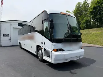 Picture of 2004 MCI J4500 Motorcoach Coach Bus