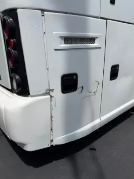 Picture of 2004 MCI J4500 Motorcoach Coach Bus