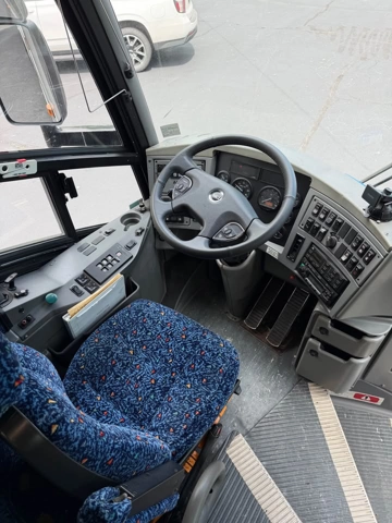 Picture of 2004 MCI J4500 Motorcoach Coach Bus