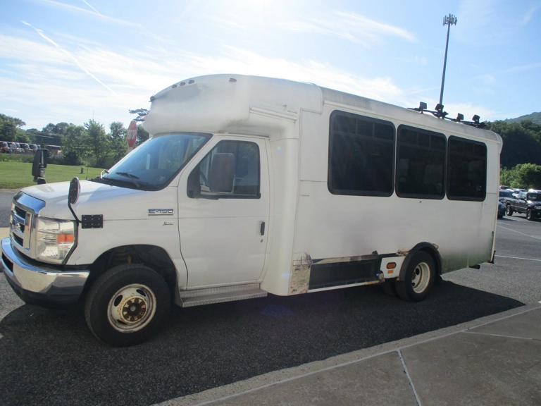 Picture of 2013 Ford Champion Challenger ADA Shuttle Bus